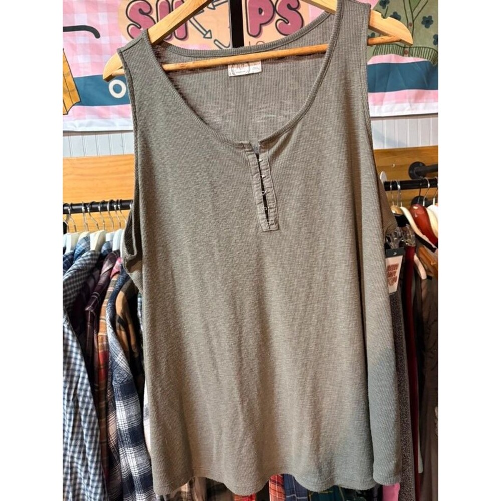 Maurice’s 2X tank top ribbed